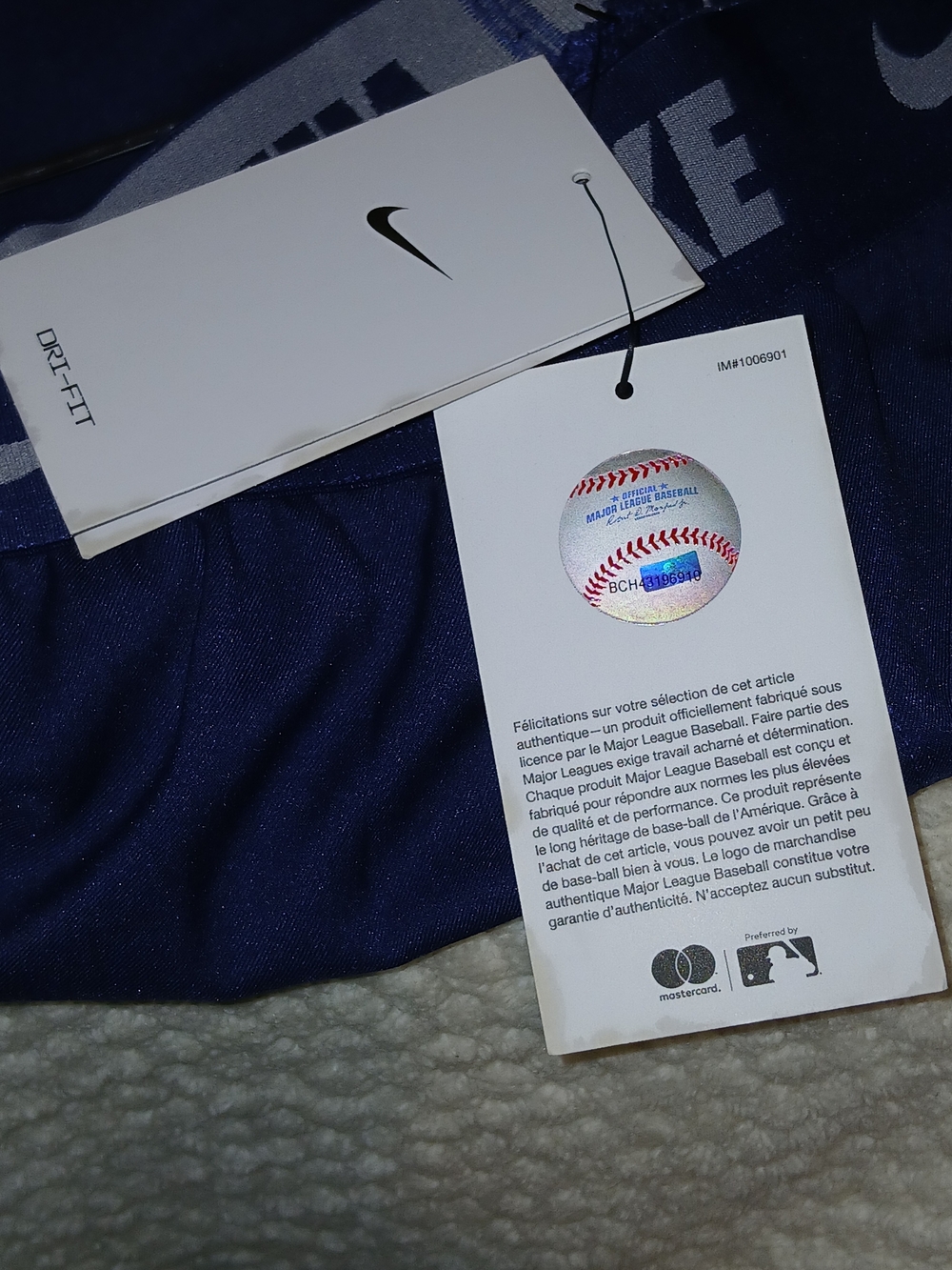Nike Men's Navy Blue Athletic Shorts with White Logo - Picture 4 of 4